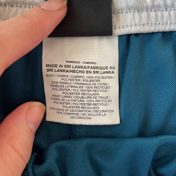 Nike Dry-Fit Football Shorts. Size: Large - Picture 4 of 5